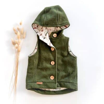 Sofortkauf: Walkweste mit Holzknöpfen in Tanne/Chasing Cars, Gr. 92/98