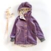Sofortkauf: Walkjacke mit Holzknöpfen in Lila/Blütentraum, Gr. 134/140