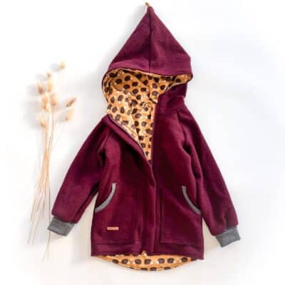 Sofortkauf: Merino-Walkjacke mit Reißverschluss in Beere/Verliebte Igel, Gr. 122/128