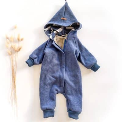 Sofortkauf: Merinowalk Overall in Jeansblau mit Wolljersey-Futter Sand Meliert und Kapuze Wale, Gr. 62/68