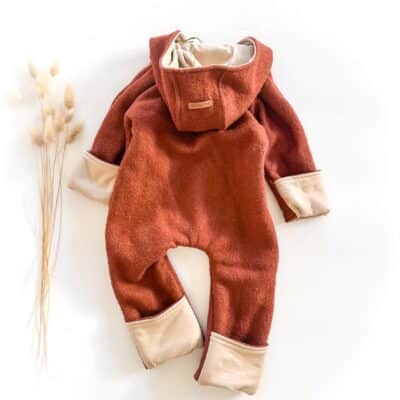 Sofortkauf: Walkoverall in Rost/Sand Uni mit Umschlagbündchen und Holzknöpfen, Gr. 68/74