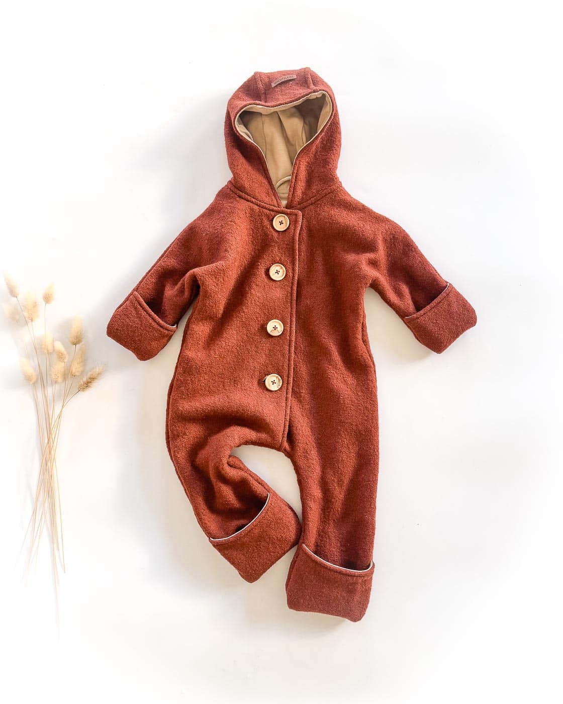 Sofortkauf: Walkoverall in Rost/Sand Uni mit Umschlagbündchen und Holzknöpfen, Gr. 68/74 – Bild 3