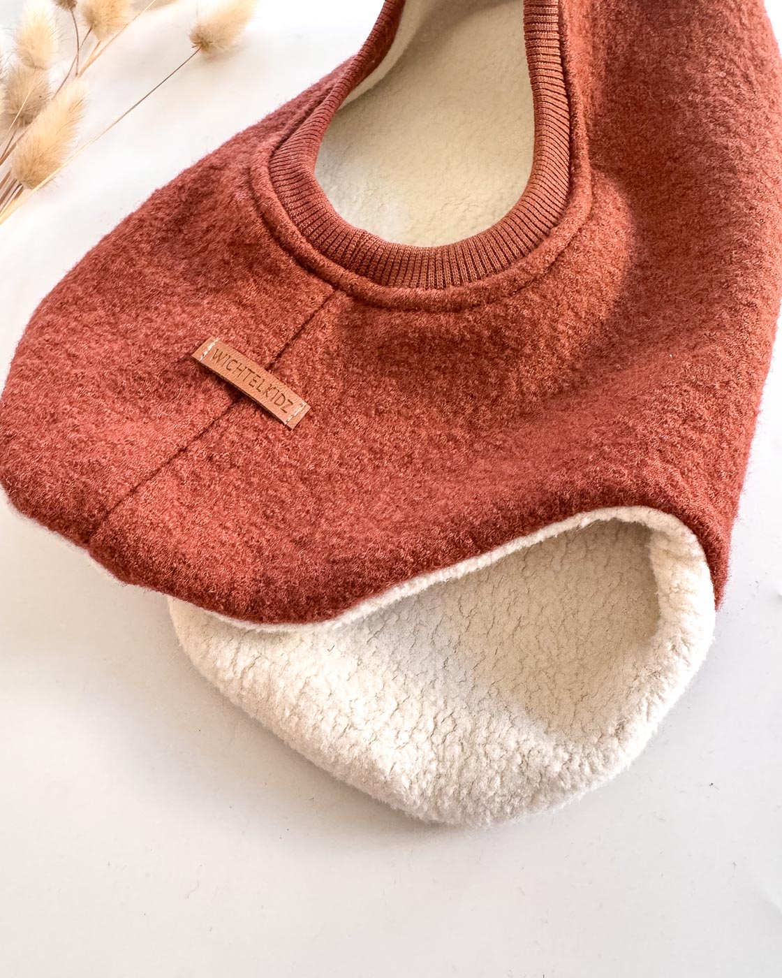 Sofortkauf: runde Wollwalk Schlupfmütze Rost/Kuschelfleece Creme, Gr. 48-50 – Bild 2